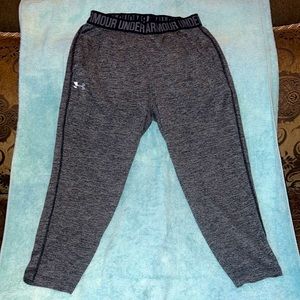 Womens grey UNDER ARMOUR capris